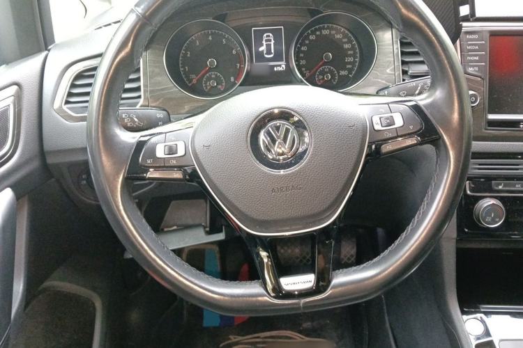 Used Volkswagen Golf Sportsvan 2016 230TSI Automatic Luxury Version Steering Wheel