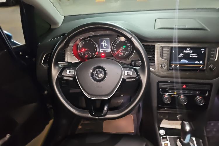 Used Volkswagen Golf Sportsvan 2016 230TSI Automatic Luxury Version Steering Wheel