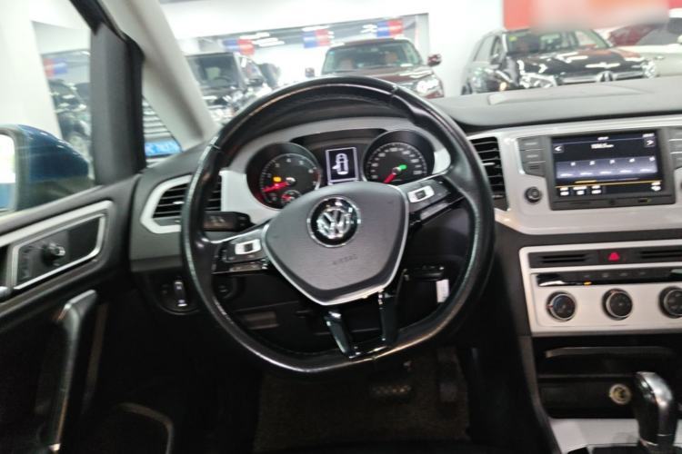 Used Volkswagen Golf Sportsvan 2016 230TSI Automatic Trend Edition Steering Wheel