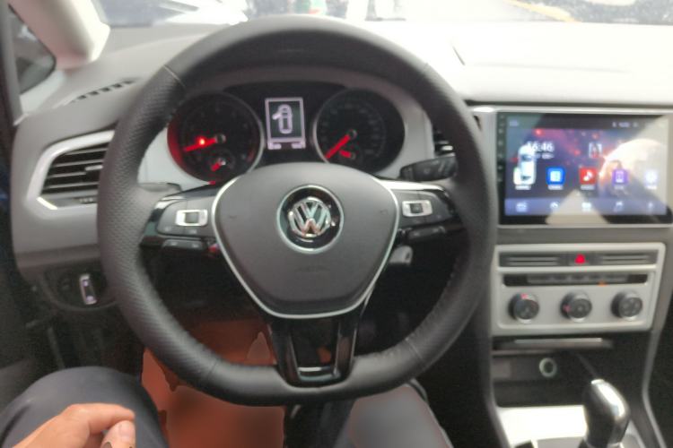 Used Volkswagen Golf Sportsvan 2016 230TSI Automatic Trend Edition Steering Wheel