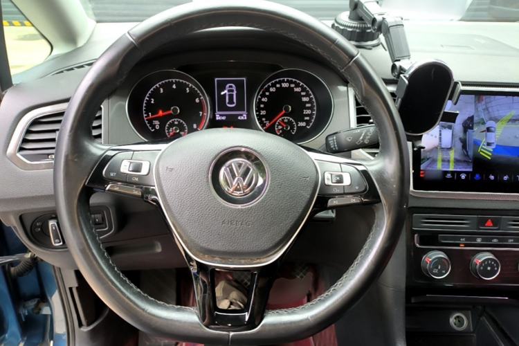 Used Volkswagen Golf Sportsvan 2016 230TSI Automatic Trend Edition Steering Wheel