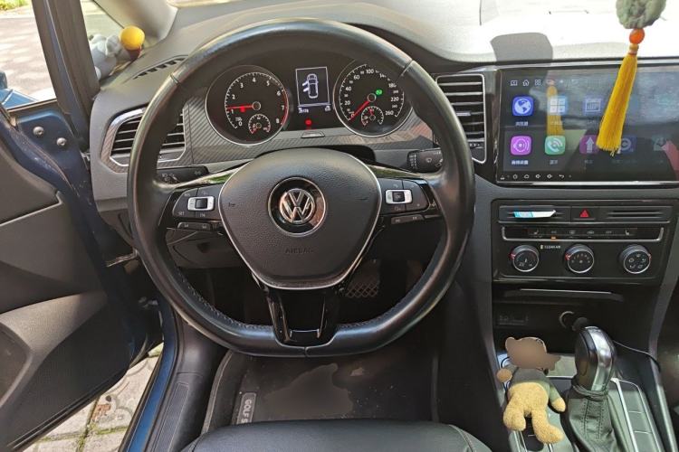 Used Volkswagen Golf Sportsvan 2016 230TSI Automatic Luxury Version Steering Wheel