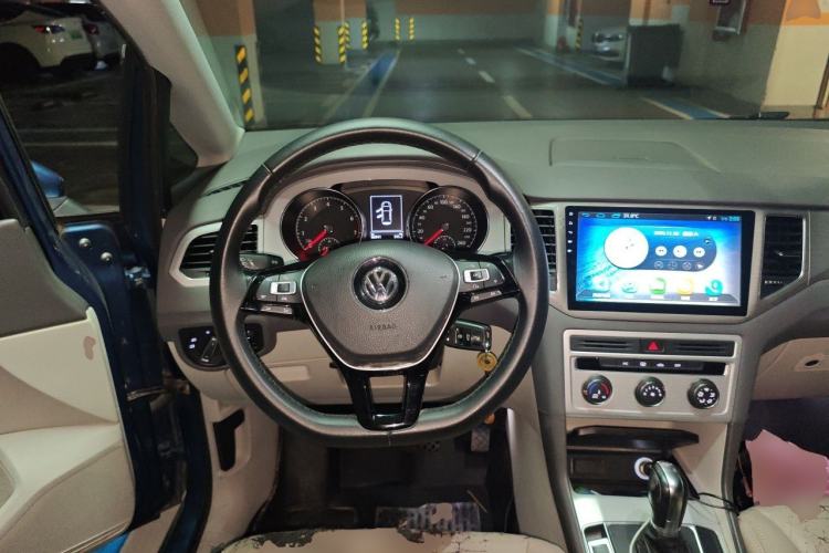 Used Volkswagen Golf Sportsvan 2016 230TSI Automatic Trend Edition Steering Wheel
