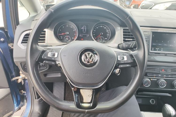 Used Volkswagen Golf Sportsvan 2016 230TSI Automatic Trend Edition Steering Wheel