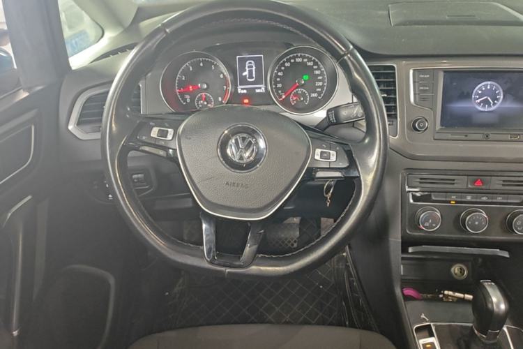 Used Volkswagen Golf Sportsvan 2016 230TSI Automatic Trend Edition Steering Wheel