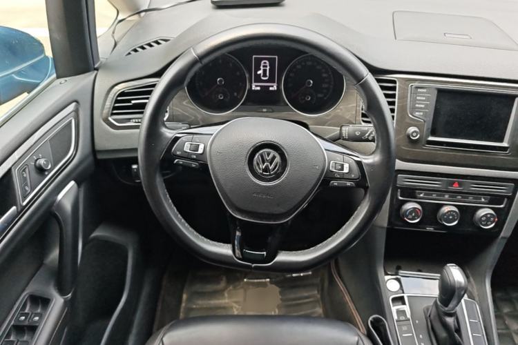 Used Volkswagen Golf Sportsvan 2016 230TSI Automatic Luxury Version Steering Wheel