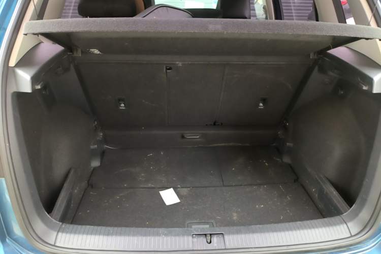 Used Volkswagen Golf Sportsvan 2016 230TSI Automatic Trend Edition Trunk
