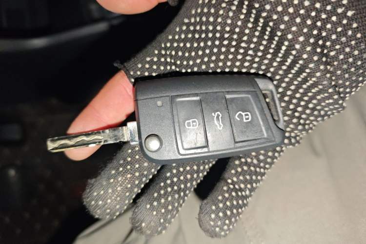Used Volkswagen Golf Sportsvan 2016 230TSI Automatic Trend Edition Vehicle Key