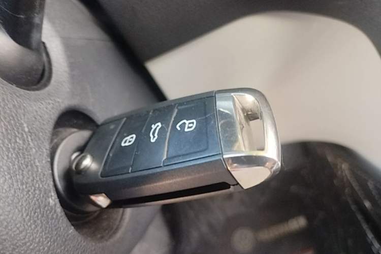 Used Volkswagen Golf Sportsvan 2016 1.6L Automatic Comfort Model Vehicle Key