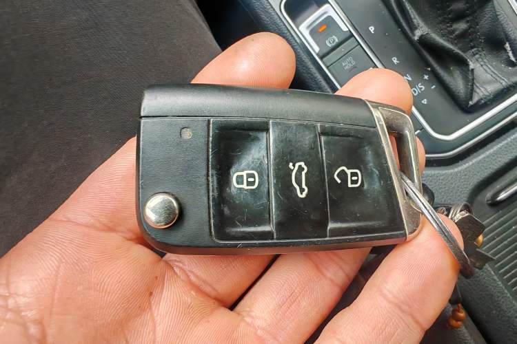 Used Volkswagen Golf Sportsvan 2016 280TSI Automatic Luxury Model Vehicle Key