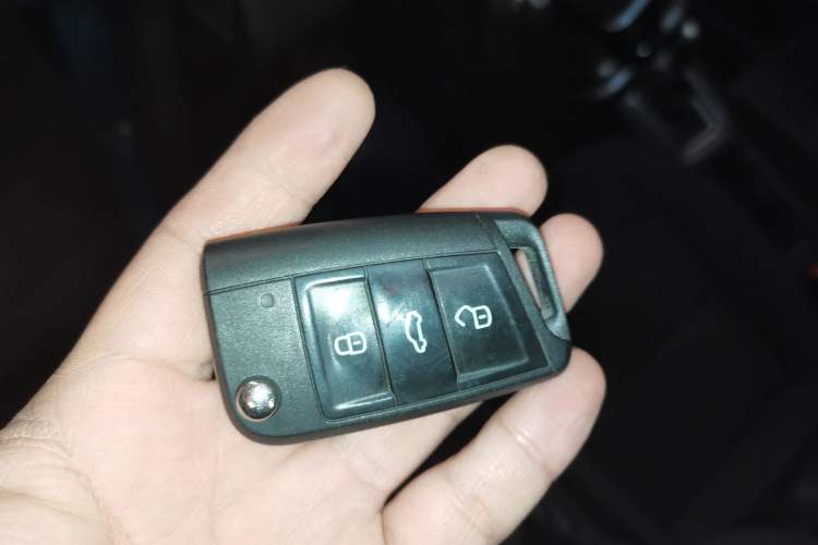 Used Volkswagen Golf Sportsvan 2016 230TSI Automatic Trend Edition Vehicle Key