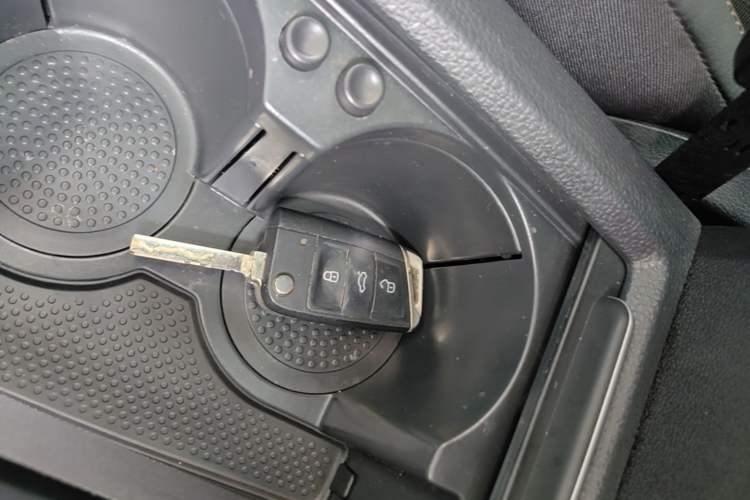 Used Volkswagen Golf Sportsvan 2016 280TSI Automatic Luxury Model Vehicle Key