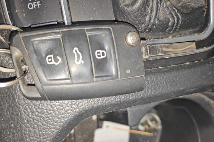 Used Volkswagen Golf Sportsvan 2016 230TSI Automatic Trend Edition Vehicle Key