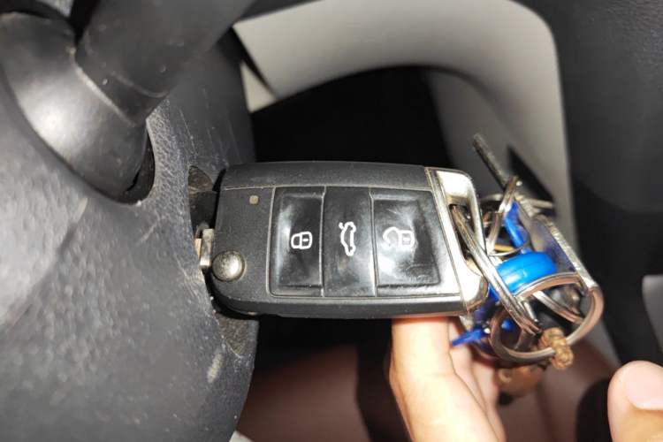 Used Volkswagen Golf Sportsvan 2016 1.6L Automatic Comfort Model Vehicle Key