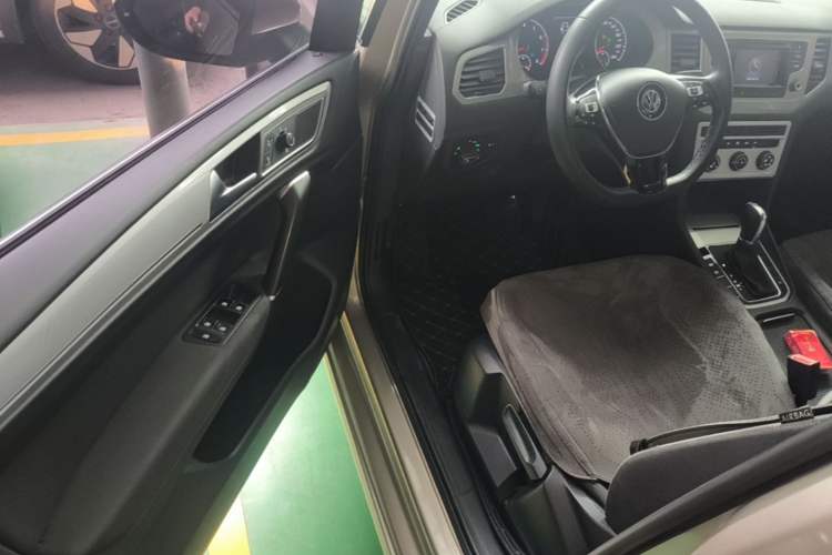 Used Volkswagen Golf Sportsvan 2016 230TSI Automatic Trend Edition Driver Seat