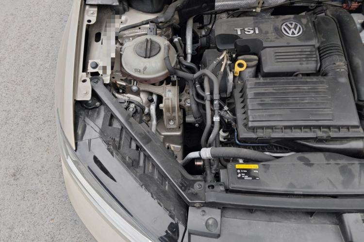 Used Volkswagen Golf Sportsvan 2016 280TSI Automatic Luxury Model Engine Bay Right