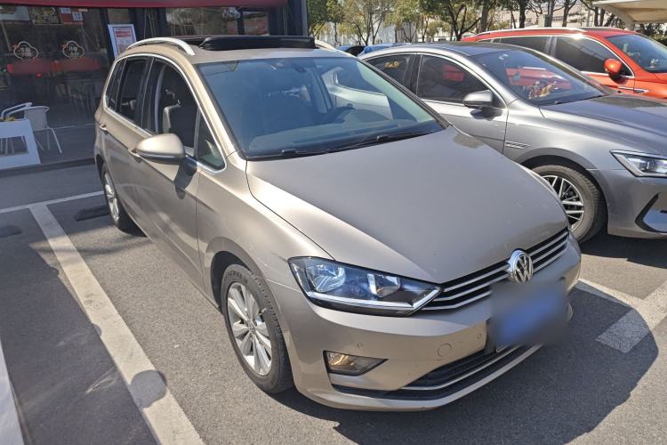 Used Volkswagen Golf Sportsvan 2016 230TSI Automatic Trend Edition Front Right 45 Deg