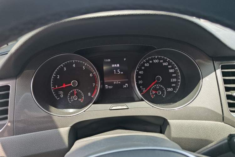 Used Volkswagen Golf Sportsvan 2016 230TSI Automatic Trend Edition Instrument Cluster