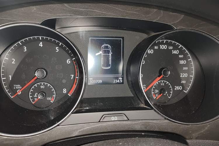 Used Volkswagen Golf Sportsvan 2016 280TSI Automatic Luxury Model Odometer Close Up