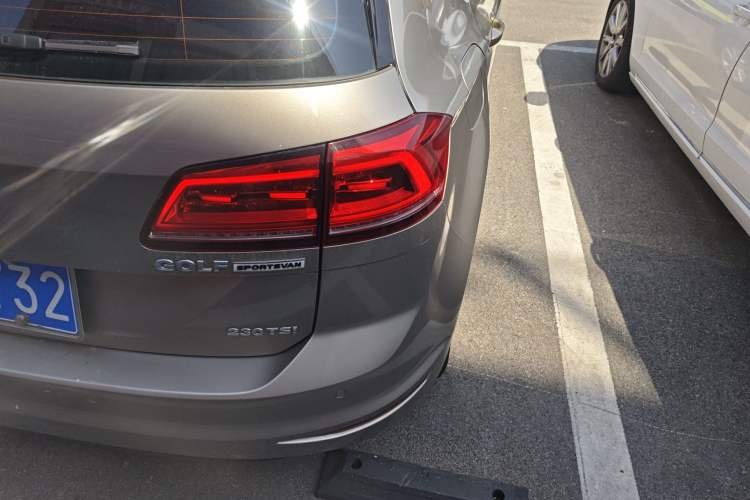 Used Volkswagen Golf Sportsvan 2016 230TSI Automatic Trend Edition Right Rear Taillight