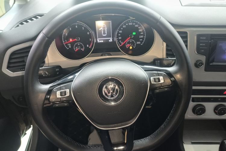 Used Volkswagen Golf Sportsvan 2016 230TSI Automatic Trend Edition Steering Wheel