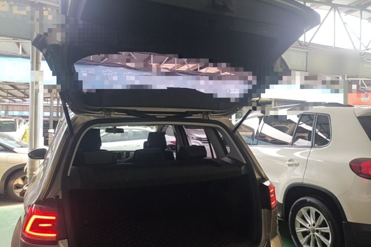 Used Volkswagen Golf Sportsvan 2016 230TSI Automatic Trend Edition Trunk