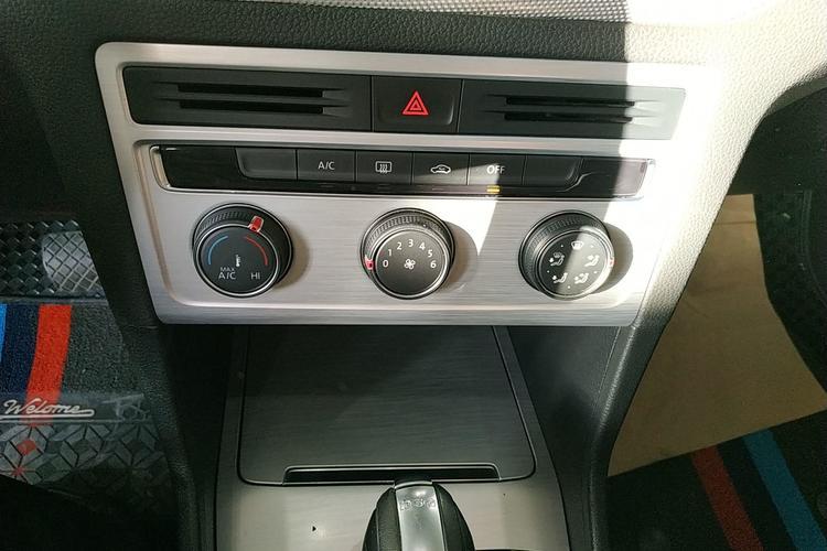 Used Volkswagen Golf Sportsvan 2016 230TSI Automatic Trend Edition AC Panel