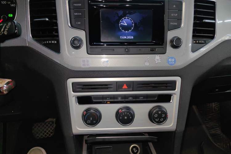 Used Volkswagen Golf Sportsvan 2016 230TSI Automatic Trend Edition Audio And AC Panel