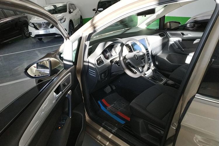 Used Volkswagen Golf Sportsvan 2016 230TSI Automatic Trend Edition Driver Seat