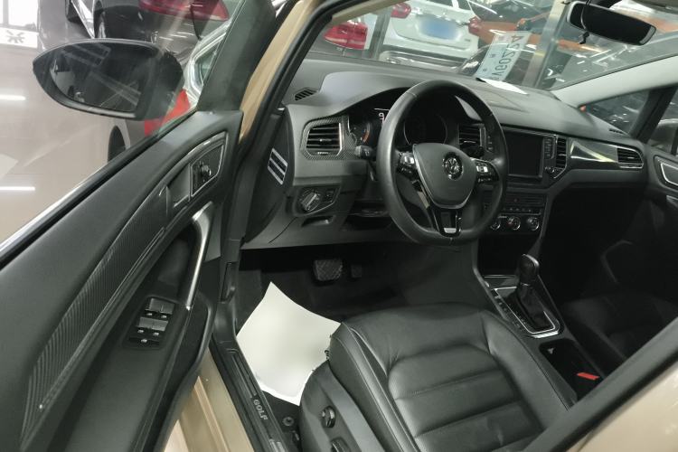 Used Volkswagen Golf Sportsvan 2016 230TSI Automatic Luxury Version Driver Seat