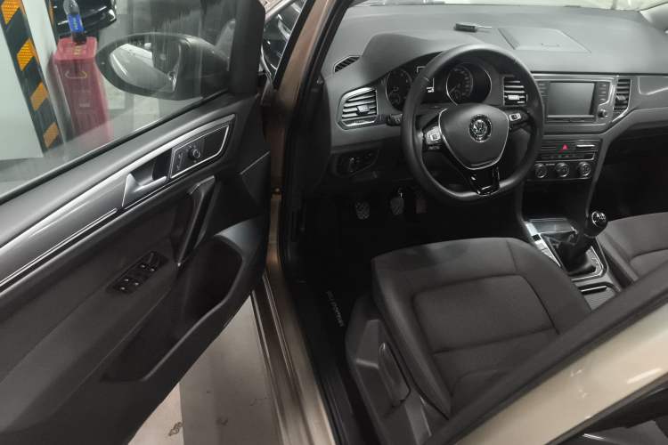 Used Volkswagen Golf Sportsvan 2016 230TSI Manual Entry-Level Trim Driver Seat