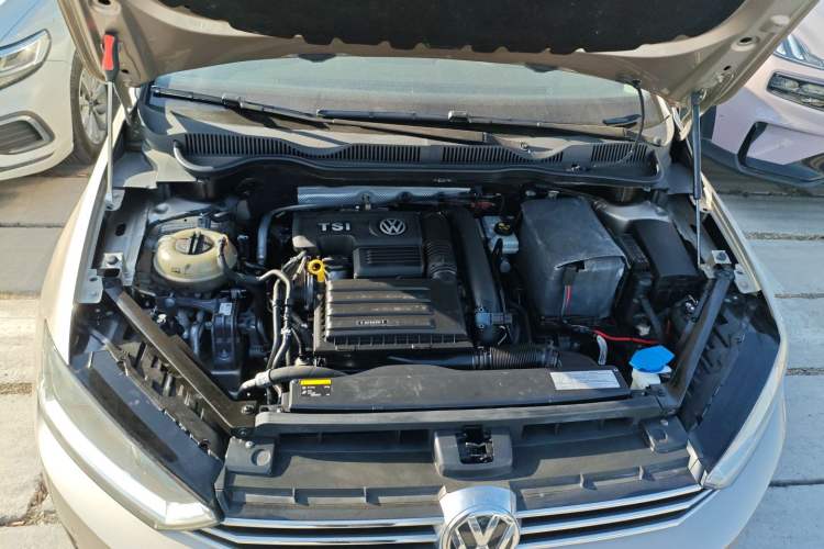 Used Volkswagen Golf Sportsvan 2016 230TSI Automatic Trend Edition Engine Bay