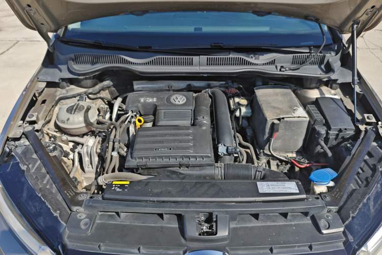 Used Volkswagen Golf Sportsvan 2016 230TSI Automatic Trend Edition Engine Bay
