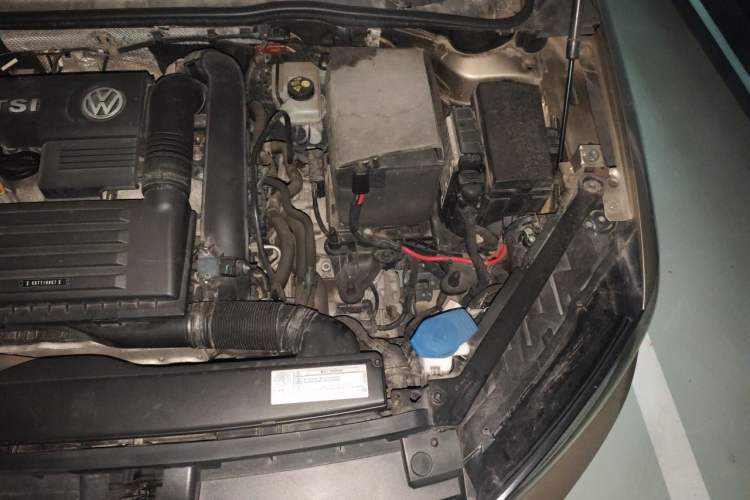 Used Volkswagen Golf Sportsvan 2016 230TSI Automatic Trend Edition Engine Bay Left