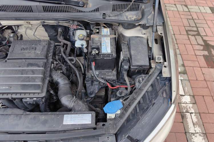 Used Volkswagen Golf Sportsvan 2016 1.6L Automatic Comfort Model Engine Bay Left