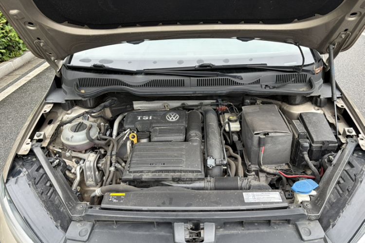 Used Volkswagen Golf Sportsvan 2016 230TSI Automatic Trend Edition Engine Bay