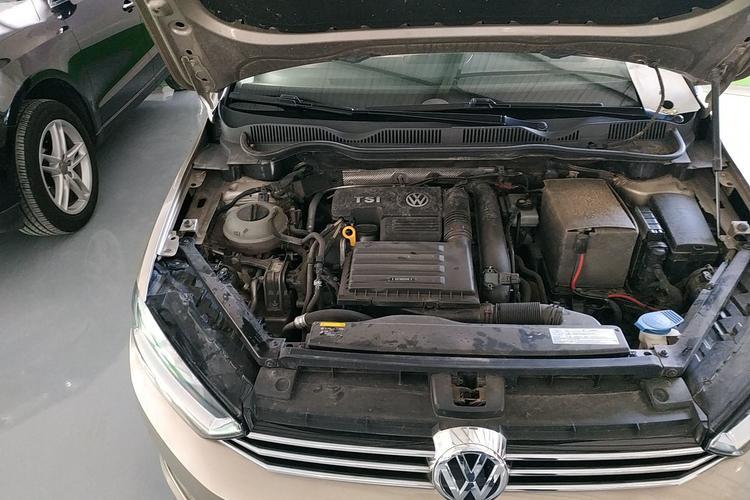 Used Volkswagen Golf Sportsvan 2016 230TSI Automatic Trend Edition Engine Bay Right