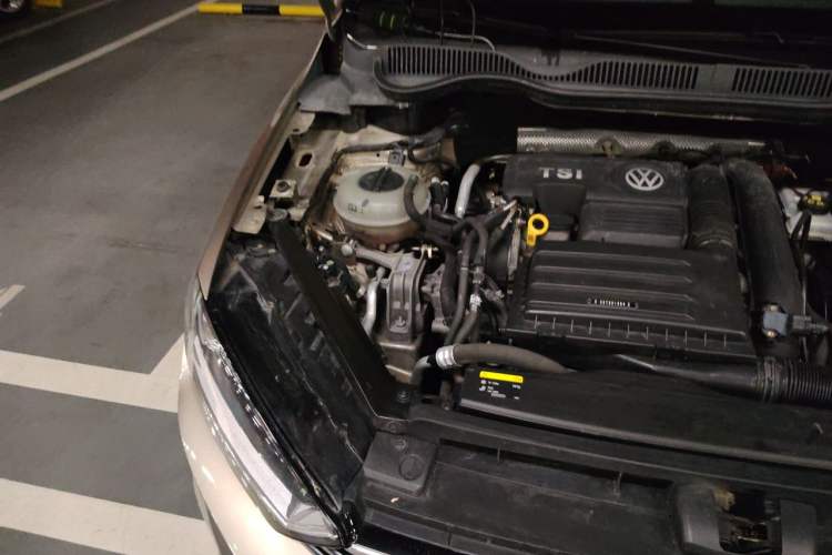 Used Volkswagen Golf Sportsvan 2016 230TSI Automatic Trend Edition Engine Bay Right
