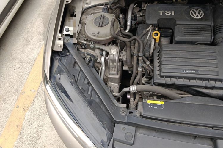 Used Volkswagen Golf Sportsvan 2016 230TSI Automatic Trend Edition Engine Bay Right