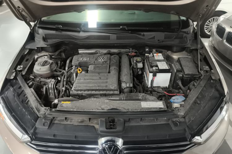 Used Volkswagen Golf Sportsvan 2016 230TSI Manual Entry-Level Trim Engine Bay