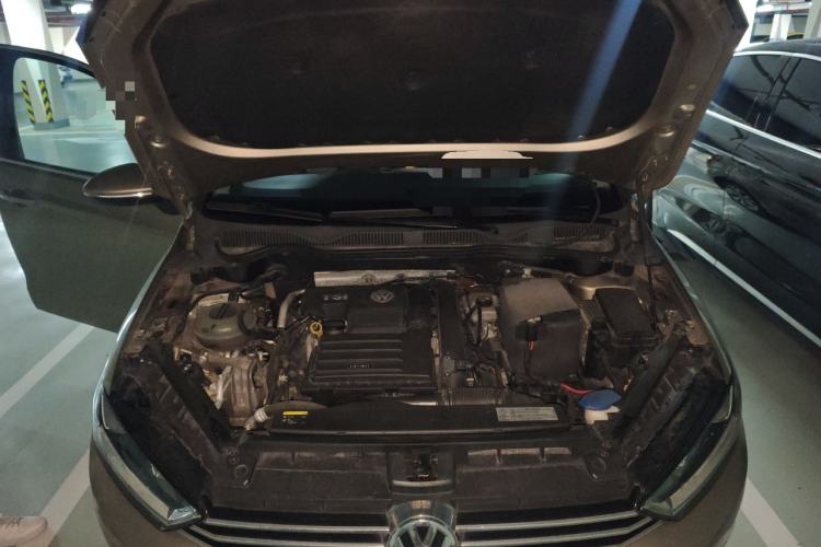Used Volkswagen Golf Sportsvan 2016 230TSI Automatic Trend Edition Engine Bay