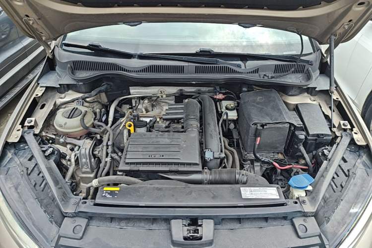 Used Volkswagen Golf Sportsvan 2016 230TSI Automatic Trend Edition Engine Bay