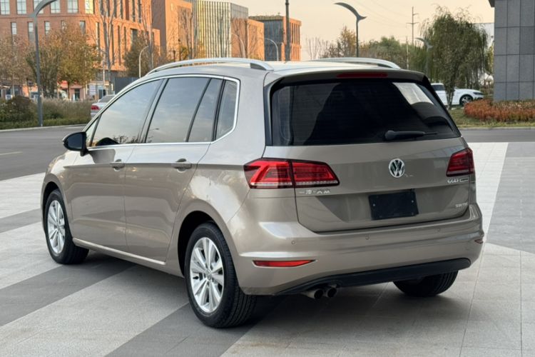 Used Volkswagen Golf Sportsvan 2016 230TSI Manual Entry-Level Trim Exterior 2