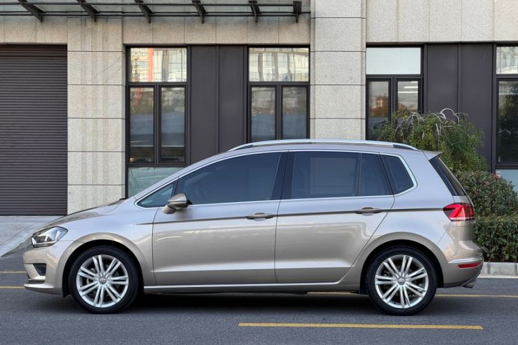 Used Volkswagen Golf Sportsvan 2016 280TSI Automatic Luxury Model Exterior 2
