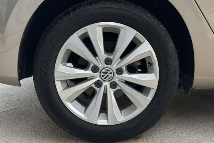 Used Volkswagen Golf Sportsvan 2016 230TSI Manual Entry-Level Trim Exterior 3