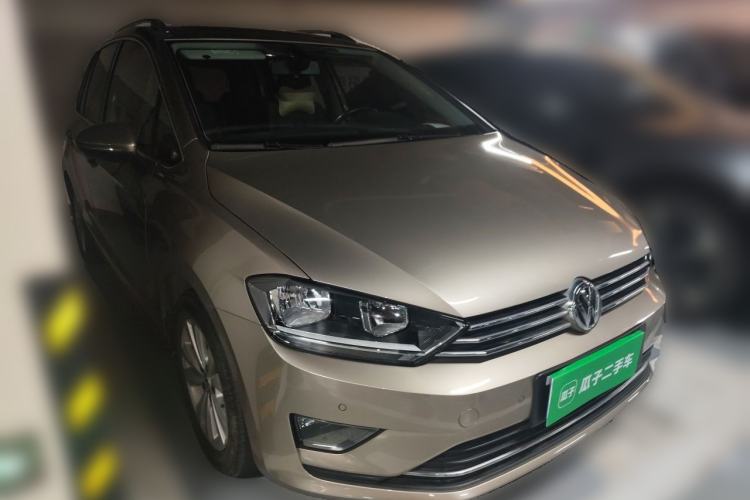 Used Volkswagen Golf Sportsvan 2016 230TSI Automatic Trend Edition Front Right 45 Deg