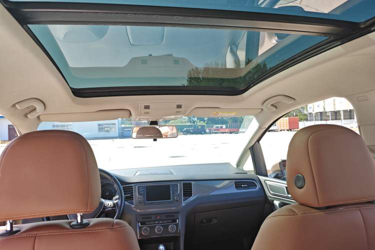 Used Volkswagen Golf Sportsvan 2016 230TSI Automatic Trend Edition Headliner