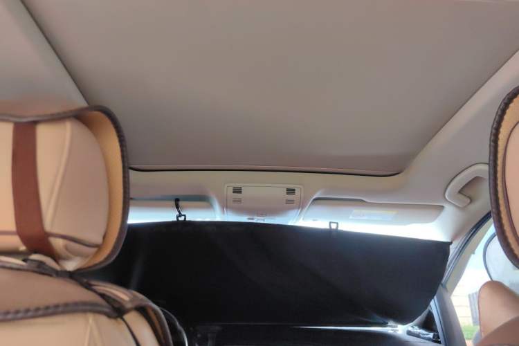 Used Volkswagen Golf Sportsvan 2016 1.6L Automatic Comfort Model Headliner