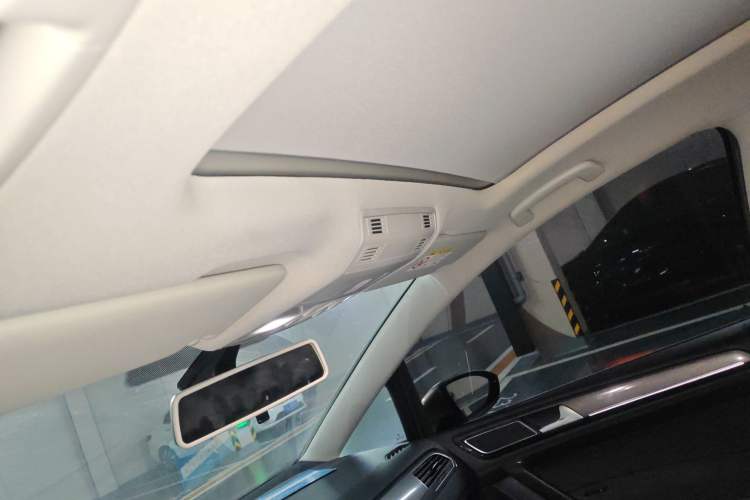 Used Volkswagen Golf Sportsvan 2016 230TSI Automatic Trend Edition Headliner