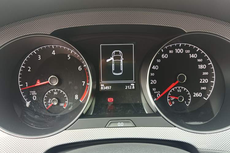 Used Volkswagen Golf Sportsvan 2016 230TSI Manual Entry-Level Trim Instrument Cluster